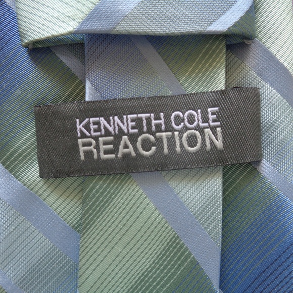 Kenneth Cole Reaction Blue Green Gray Silk Tie - Picture 2 of 3